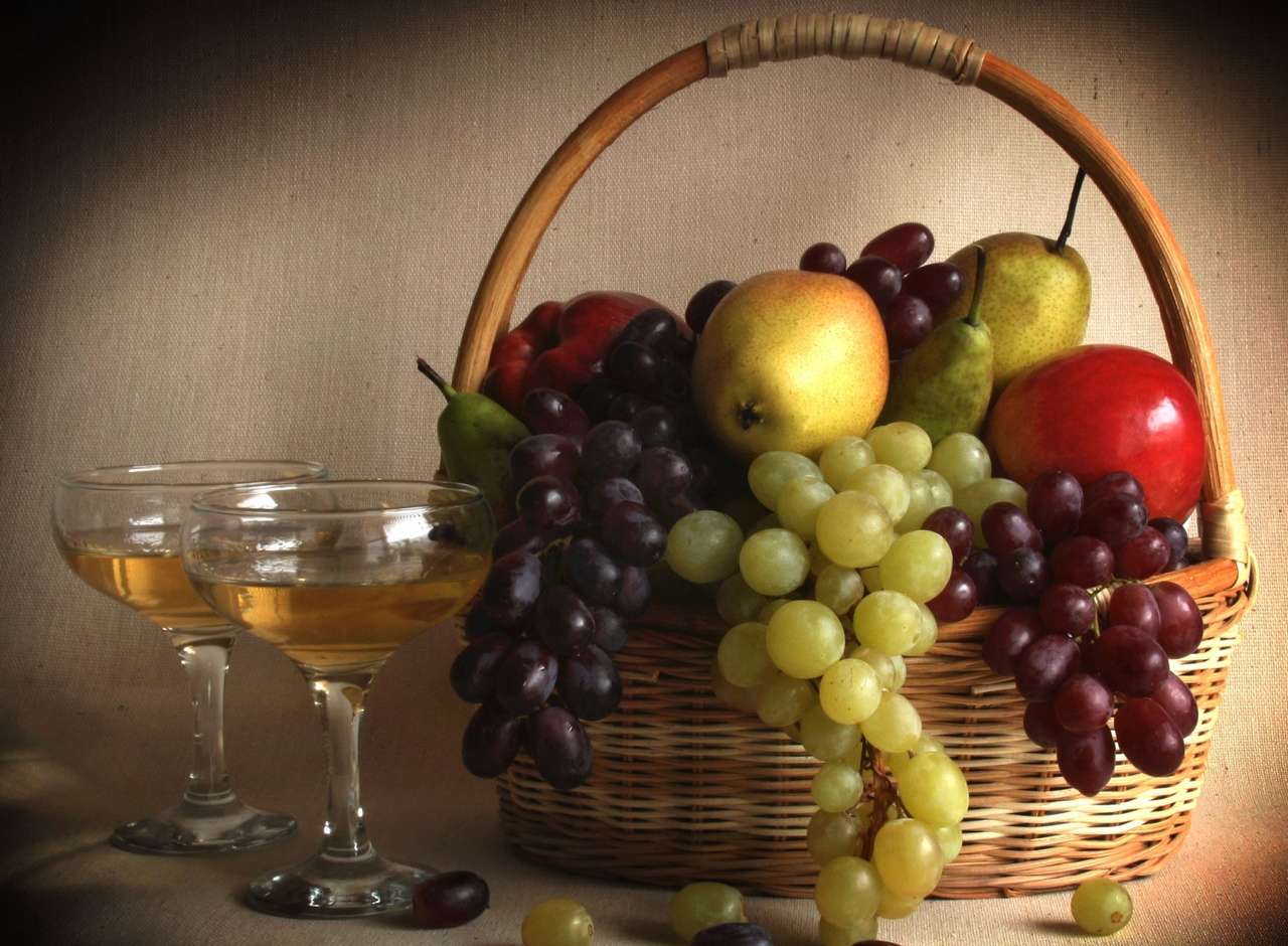 Виноград с яблоками